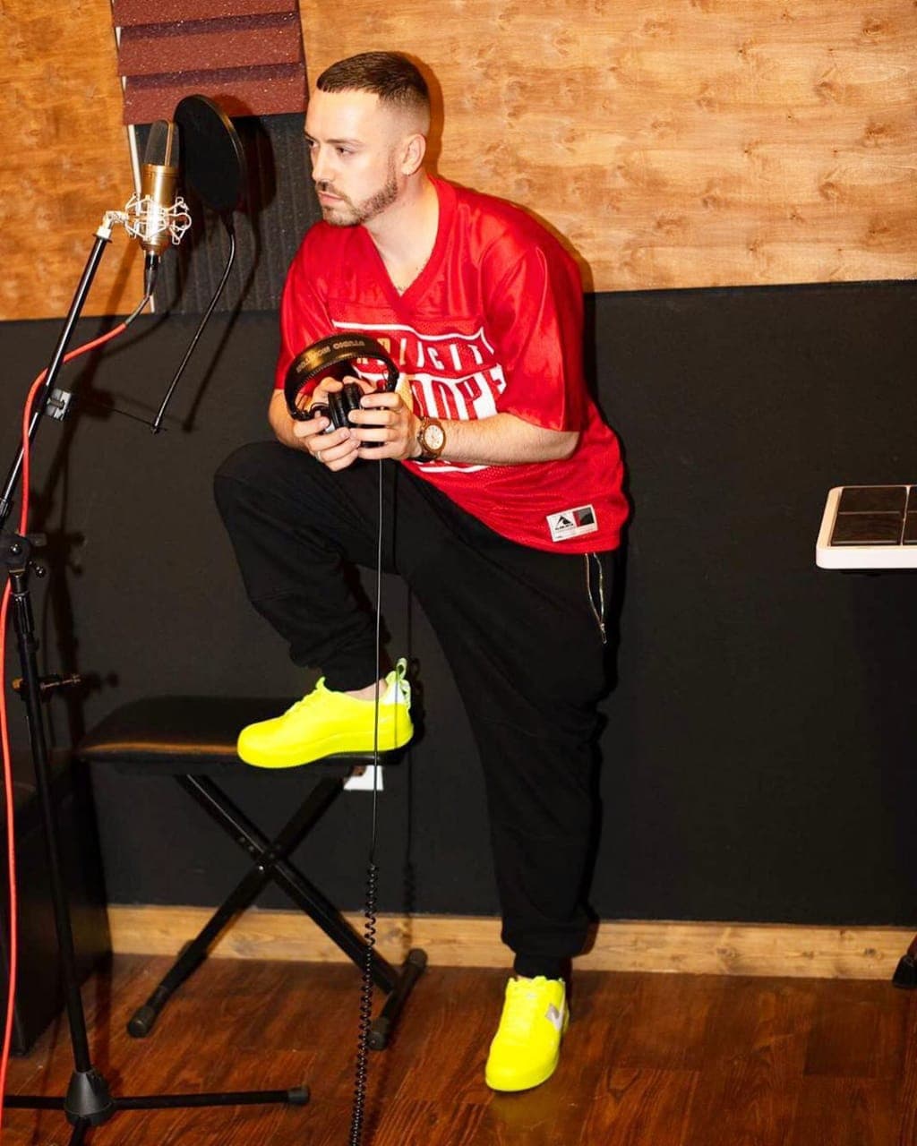 "Para mí fue un honor compartir con ella (Edith González) donde 
<b>ella sabía que era mi primera vez</b>", mencionó el exintegrante de Kumbia Kings.