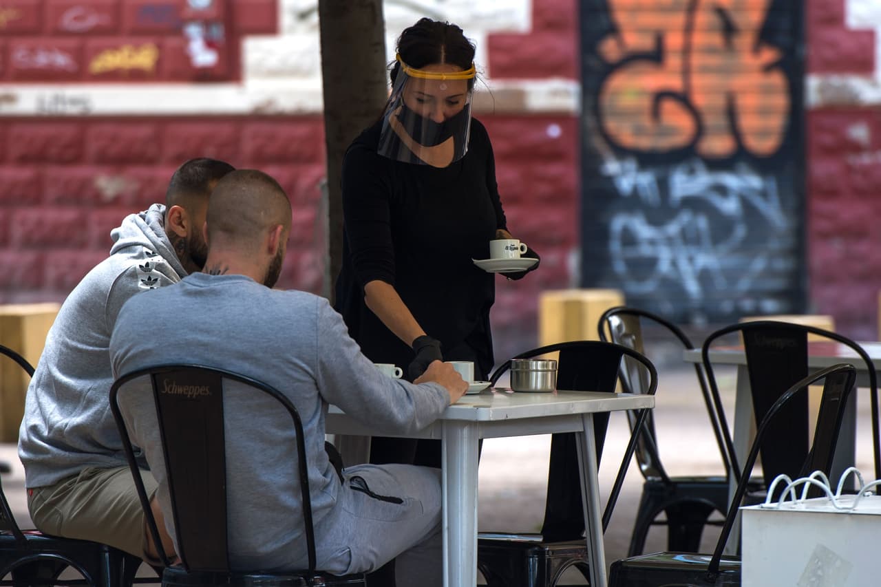 Coronavirus: Los restaurantes en Illinois pueden abrir con asientos al aire libre en la Fase 3 de la reapertura del estado