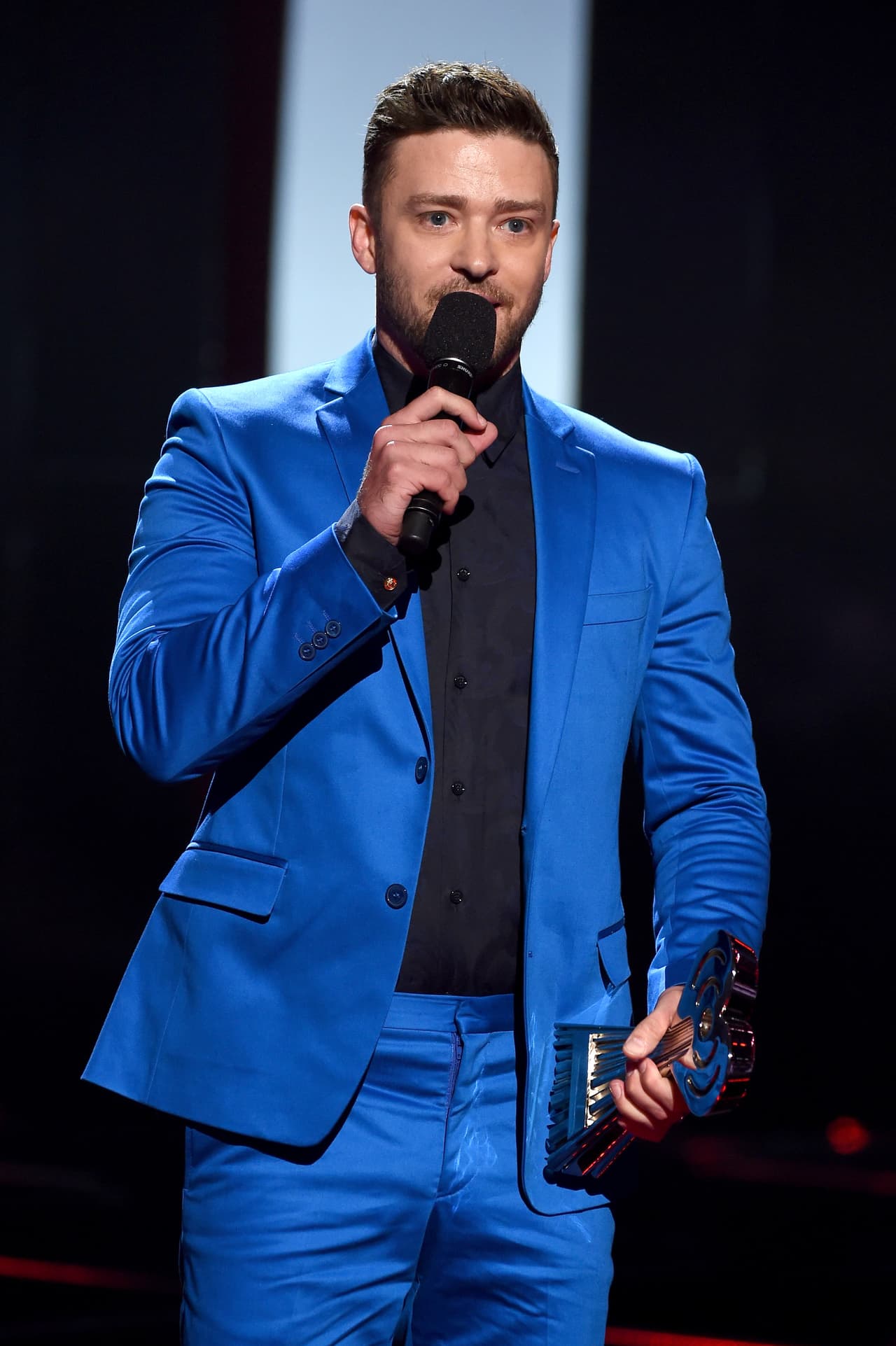 A las pupilas de Justin Timberlake les costaría mucho aprender de economía, no porque él sea mal profesor, sino porque les costaría concentrarse al tener a semejante bombón de maestro.