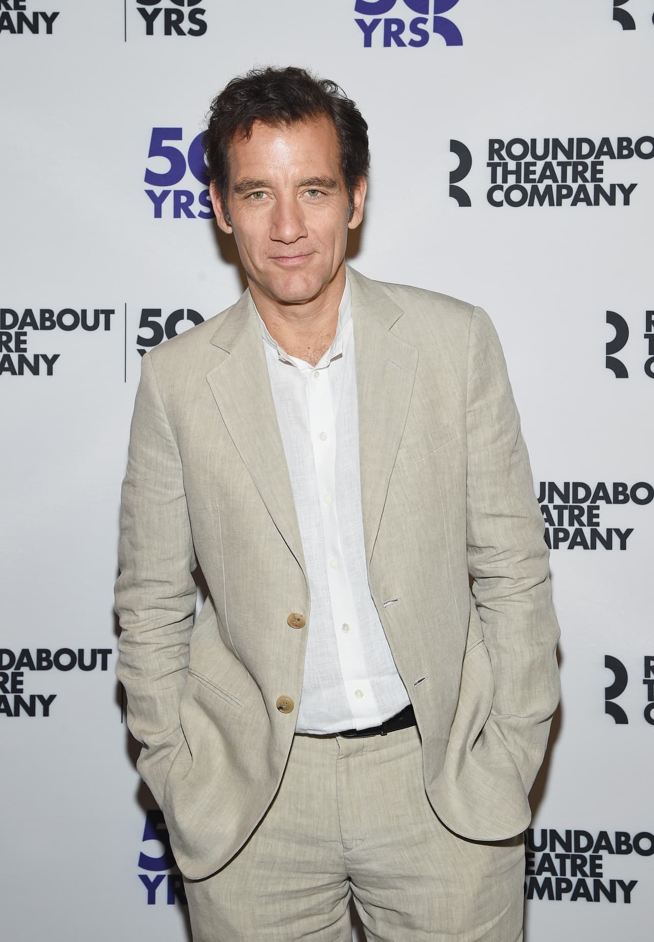 El británico Clive Owen nos daría unas clases filosóficas súper profundas.