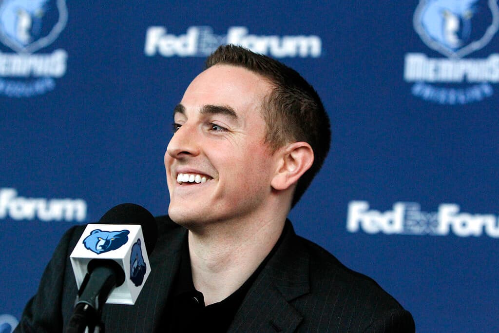 <b>Robert Pera tiene una fortuna de $17.6 mil millones.</b> Es el fundador y director ejecutivo del fabricante de equipos inalámbricos Ubiquiti Networks.