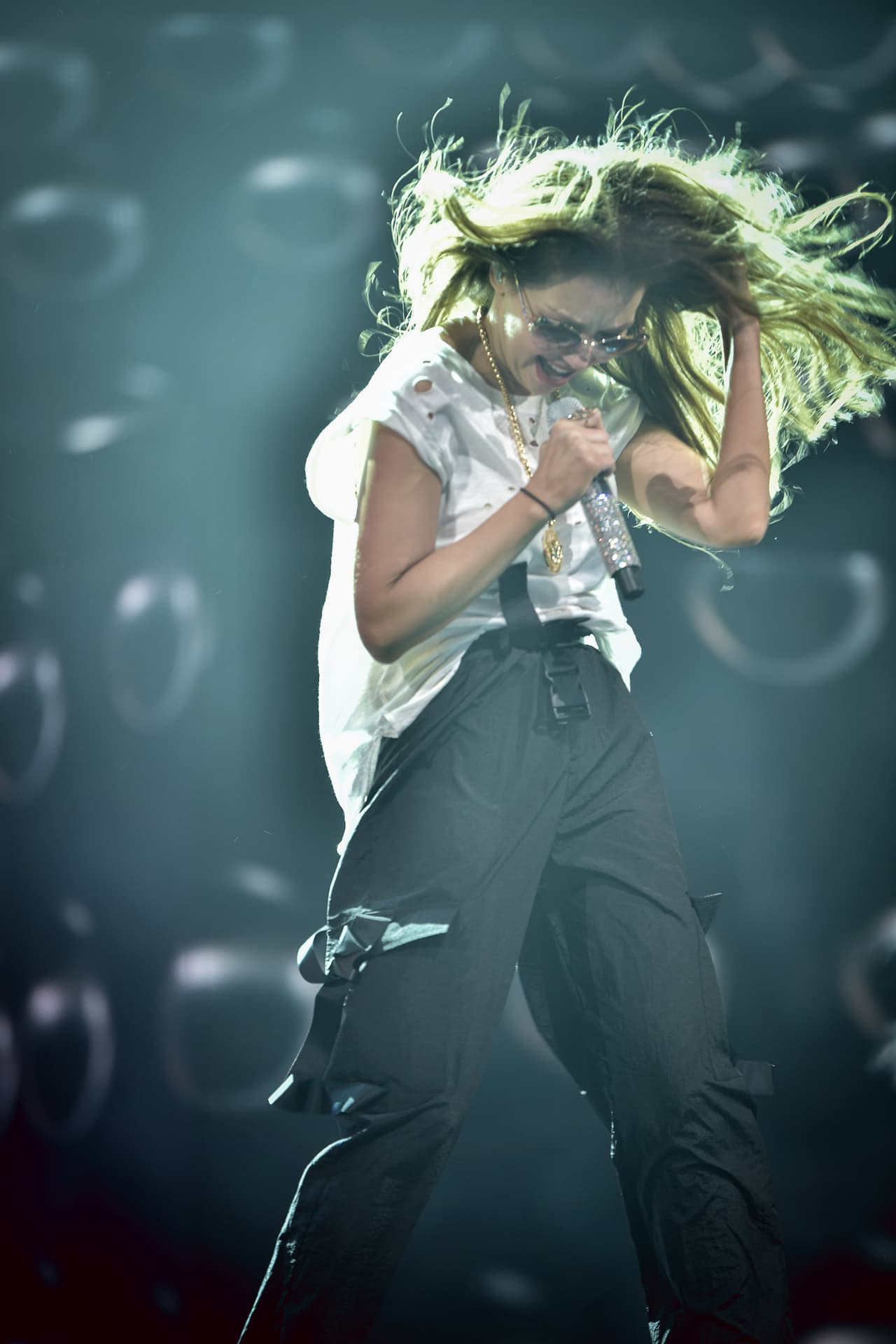 La también empresaria acaba de lanzar su línea de productos para el cabello llamada Adria, porque "
<b>siempre he sido fanática de tener el cabello bien. Es algo que aprendí de chica de mi mamá". </b>