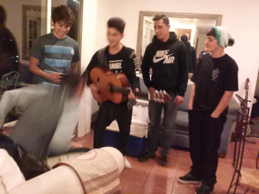 Para Próspero la música lo es todo. Este chico nos conmovió con su voz. Ahora mira cuánto ha crecido.