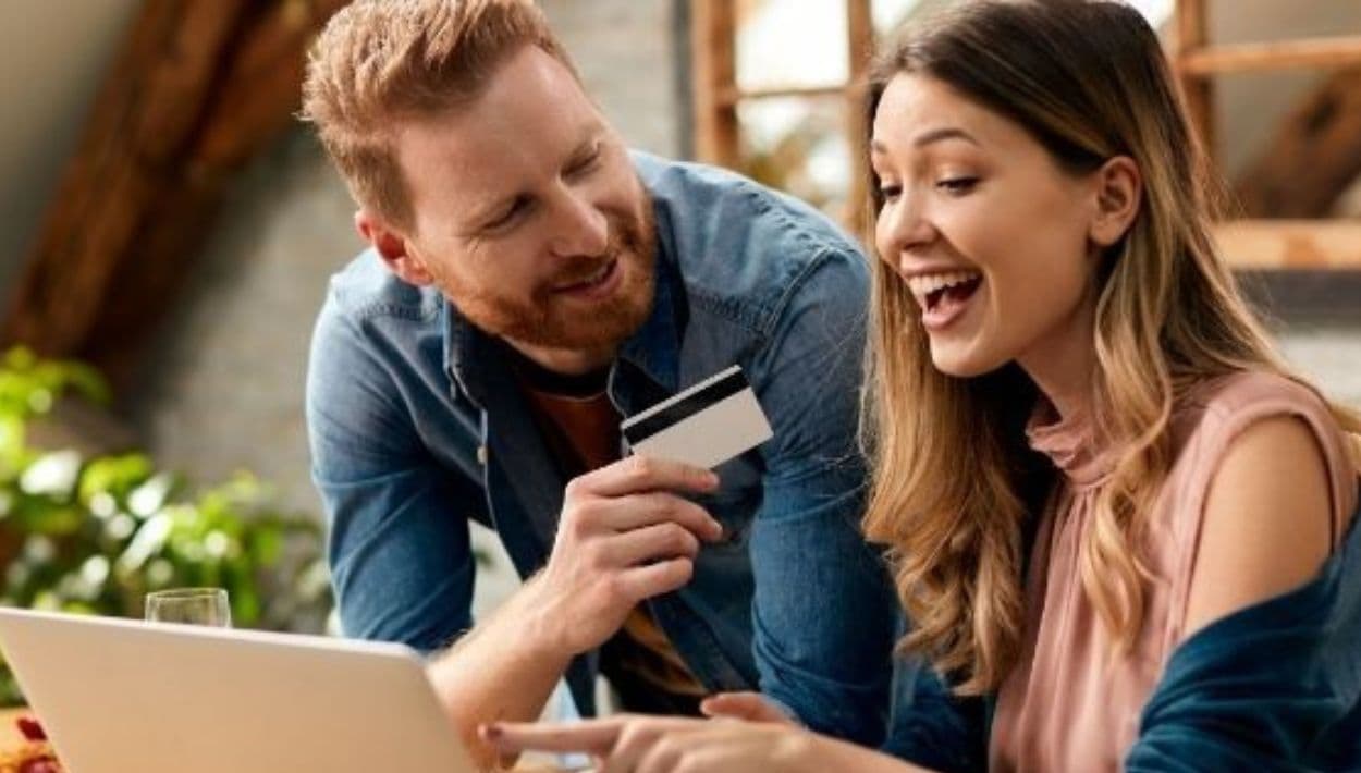 En el amor en tiempos de aranceles, la austeridad es considerada “sexy”
