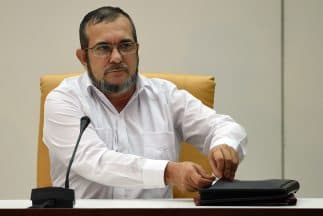 FARC suspende la formación militar de guerrilleros