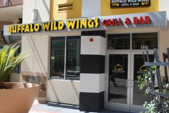 Una chilena del sabor es lo que llega con la Honey Ginger Kick, una salsa entre cítrica y dulce que hará que olvides las jugadas sucias del equipo contrario para dejarte un buen sabor de boca y un excelente partido en las televisiones de Buffalo Wild Wings.