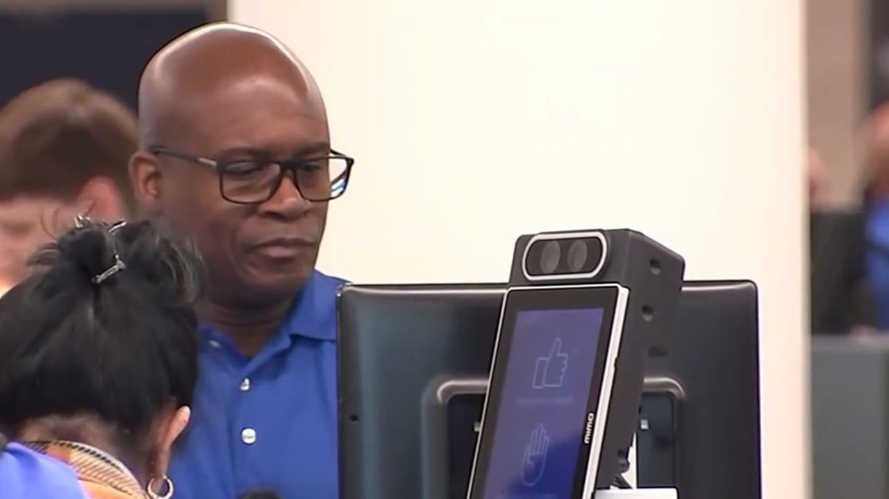 ¿Adiós al caos en aeropuertos? Trump asegura que firmará orden ejecutiva para pagar a empleados de TSA