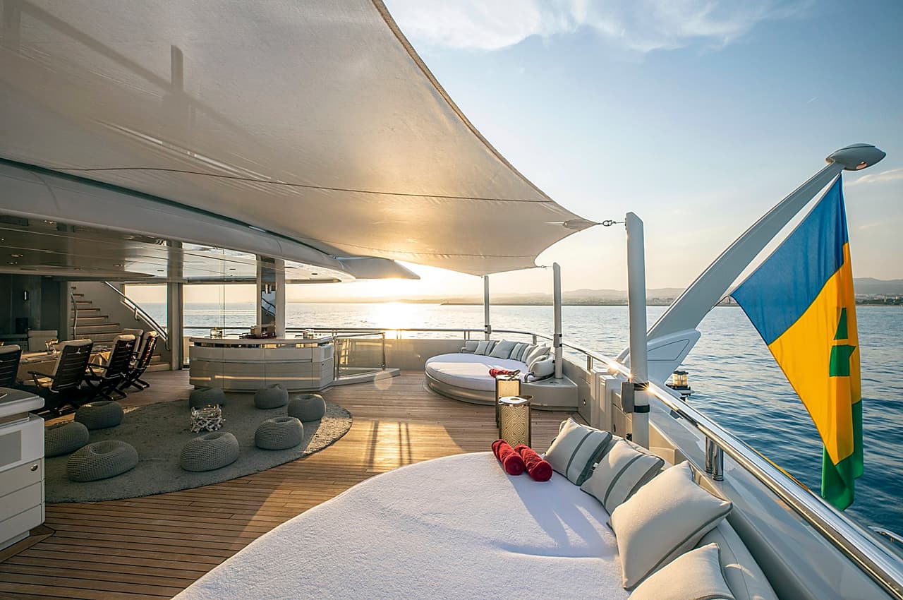 Según Daily Mail, el precio es de
<b>950 mil dólares por semana. </b>
<br>