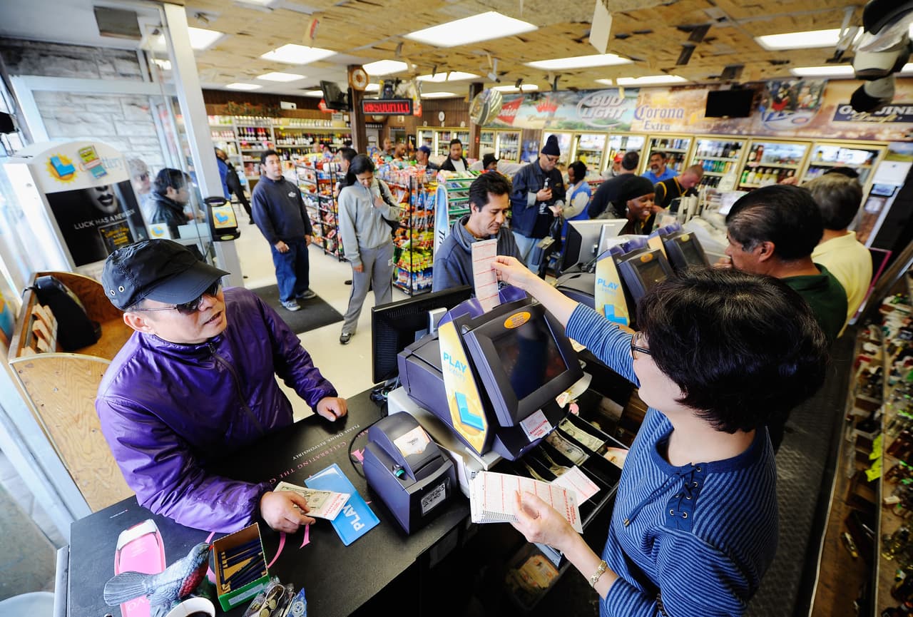 Mega Millions pone en juego 415 millones de dólares este viernes, el mayor premio desde 2013