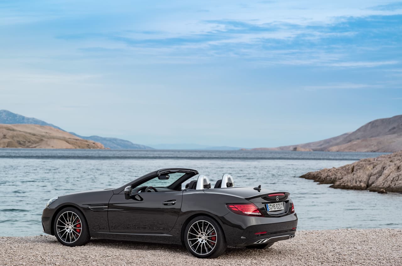 El Mercedes-AMG SLC43 2017 es el primer producto AMG de tracción trasera en más una década que no cuenta con un motor V8.