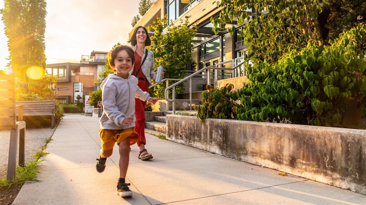 <h3 class="cms-H3-H3">Una semana para redescubrir la ciudad </h3>Aunque muchas familias asocian el 
<i>spring break </i>con viajes, 
<b>el norte de Texas ofrece suficientes opciones para llenar la semana con actividades locales</b>
<br>.Parques, museos y eventos de temporada permiten pasar tiempo en familia, aprender algo nuevo
<b> y explorar la ciudad sin necesidad de hacer un gasto grande.</b>