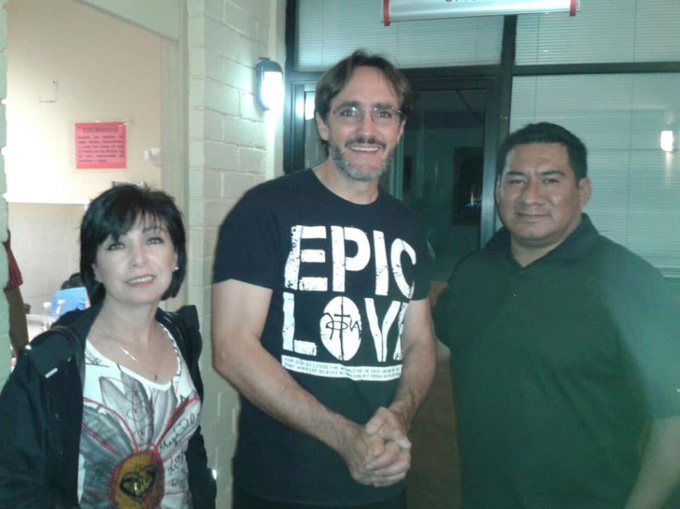 <b>Alberto</b> también es feliz esposo y padre de familia. Su mujer, Lilia Sixtos, lo acompaña en sus negocios.