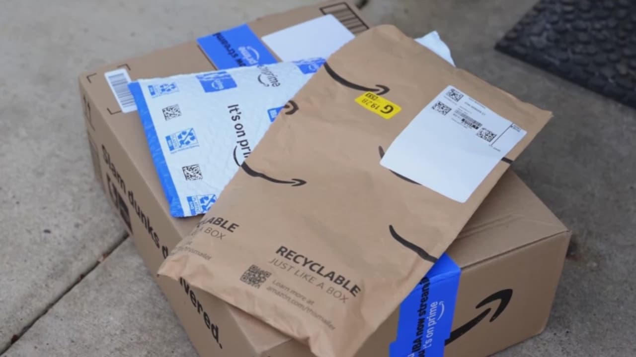 "Es una pesadilla": repartidora de Amazon es recibida a balazos al entregar un paquete en Cedar Hill