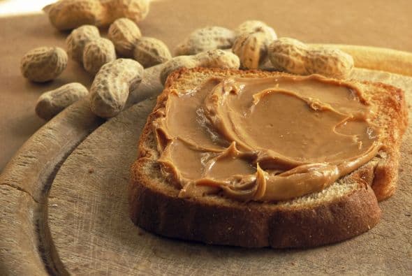 Infaltable en la heladera. En los Estados Unidos, el producto proveniente de los cacahuates más consumido es la mantequilla de maní. Está presente ¡en el 94% de los hogares! Ahora sabes mucho más sobre las nueces... ¿te sorprendieron estos datos?