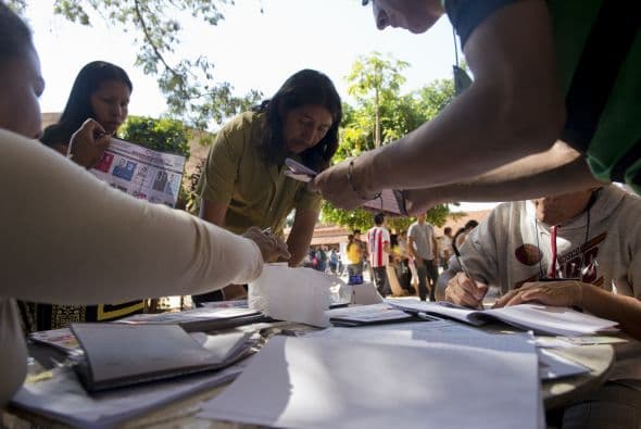 Al hacer un balance del desarrollo de los comicios generales para elegir presidente de la República y renovar el Congreso, Arias consideró "normales" los "pequeños incidentes" que se han producido y valoró la participación de los electores paraguayos.