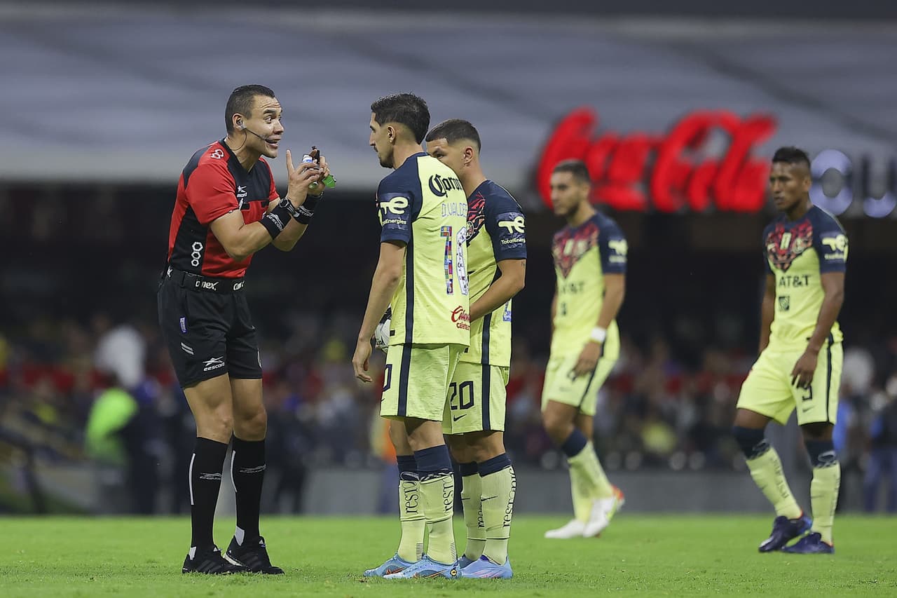 América y Cruz Azul no supieron hacerse daño, pero el empate le dio lo suficiente a las Águilas para instalarse entre los cuatro mejores e ir a Cuartos de Final directo, mientras que Cruz Azul jugará Repechaje y espera rival.