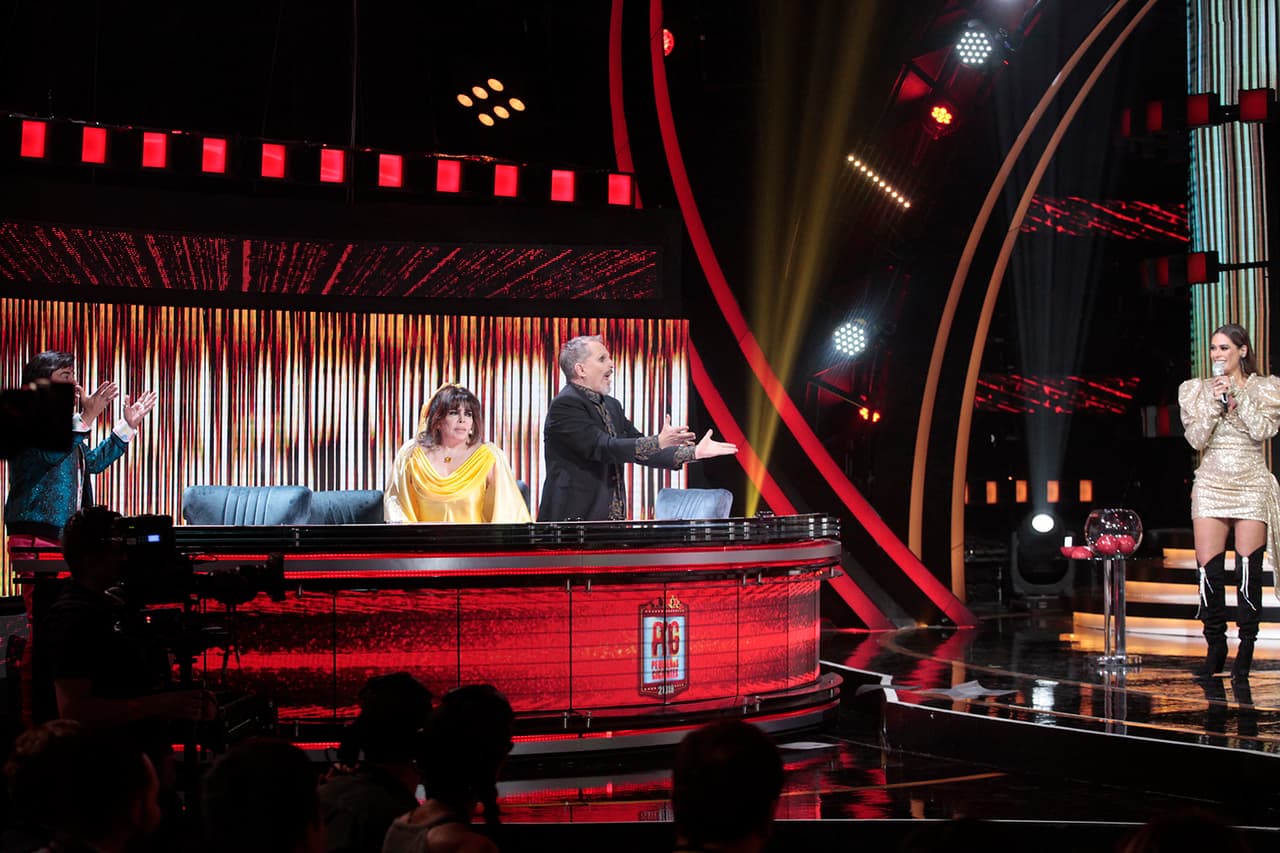 Esta decisión tampoco le gustó a los jueces. La siguiente encargada de elegir un ritmo fue Verónica Castro.