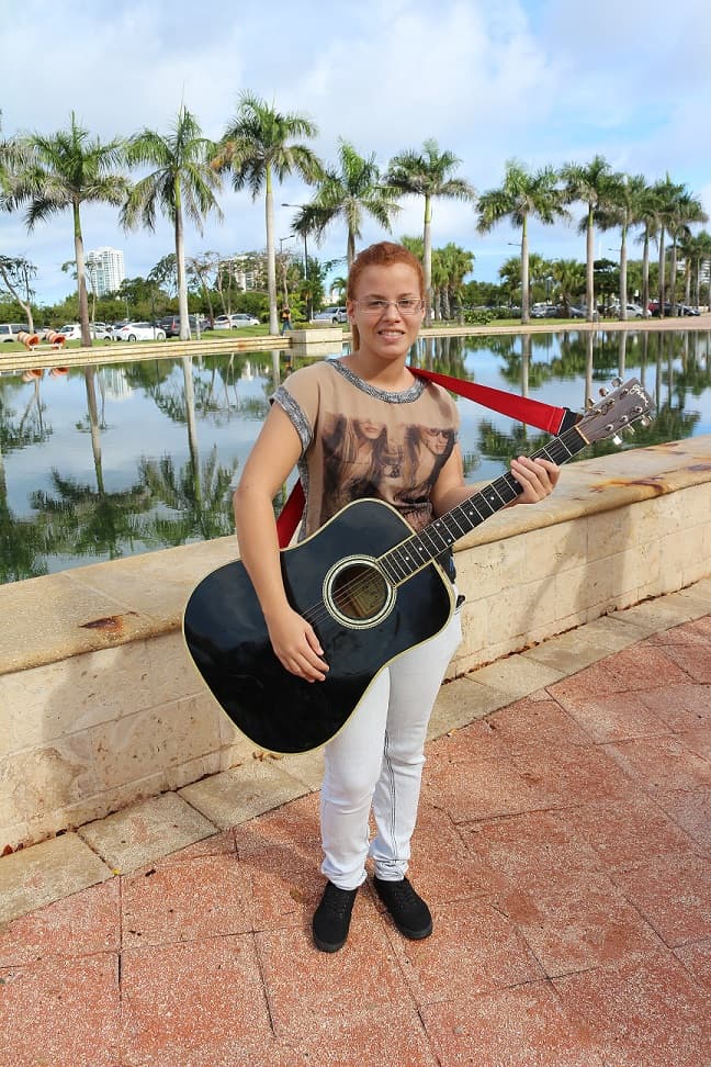 Estos chicos trajeron sus guitarras para las audiciones de La Banda en Puerto Rico.