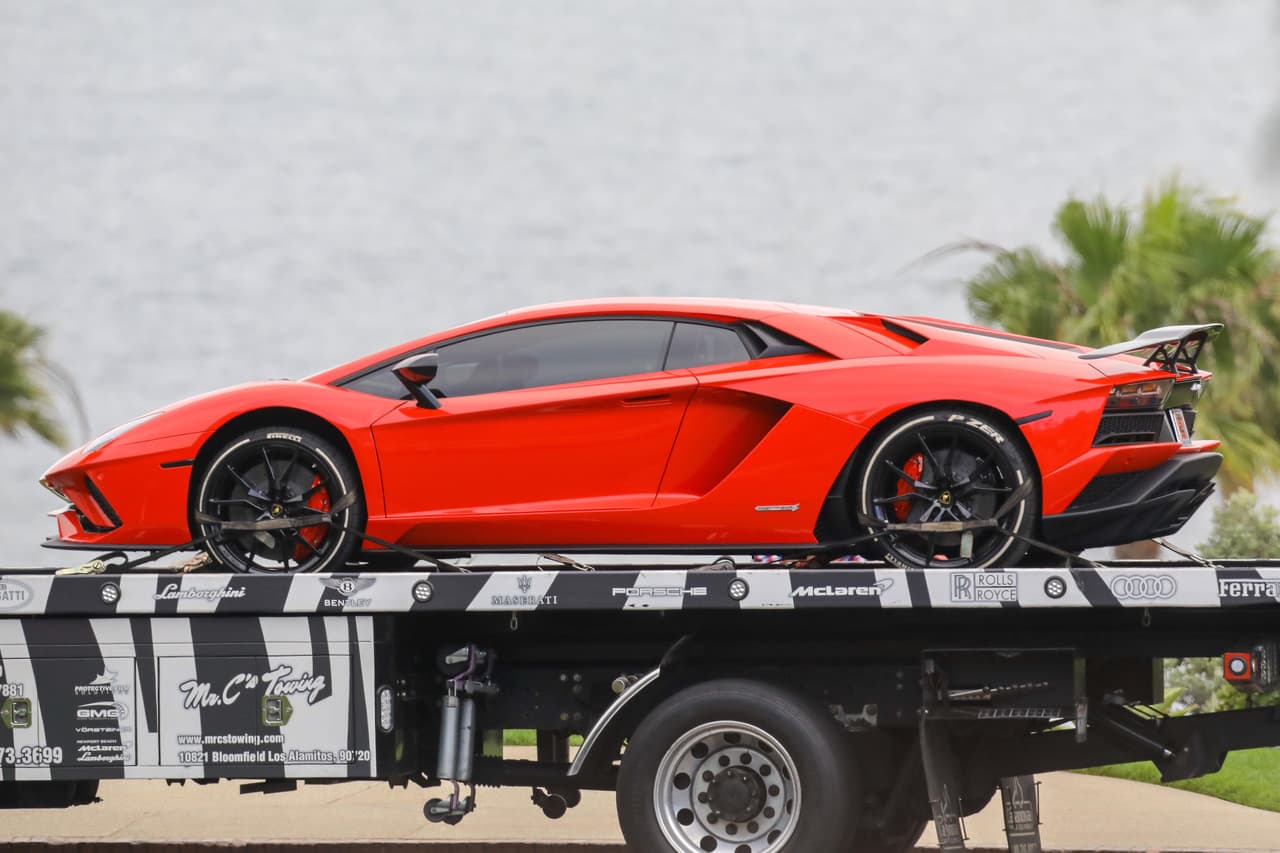 ¿Estrenando?
<b> Justin Bieber volvió</b> a ser noticia por uno de sus
<b><a href="https://www.univision.com/temas/lamborghini" target="_blank"> Lamborghini</a></b>, la que sin duda es su marca favorita.