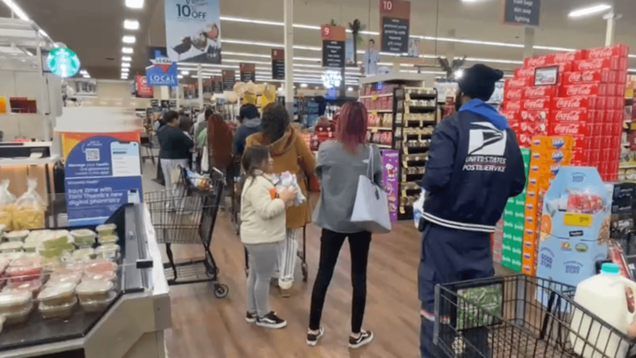 Es posible que conforme avance el tiempo las tiendas se vayan llenando más, ante la próxima llegada del potente frente frío.