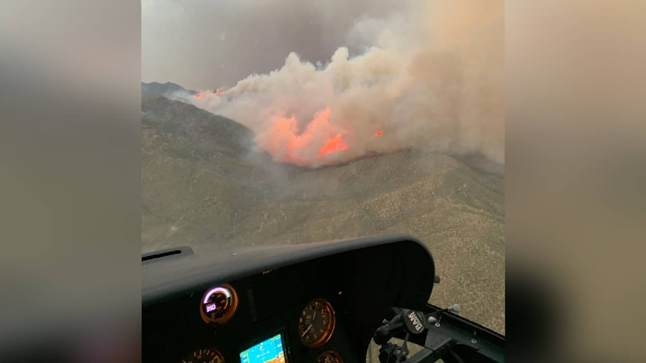 Ninguna vecindad o estructura se encuentra en peligro por el incendio hasta ahora. La comunidad de Pine Lake está aproximadamente a 5 millas al norte del incendio.
<br>