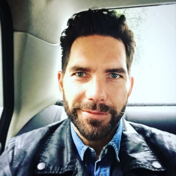 El apuesto actor keniano de origen alemán y chileno tiene una gran noticia para sus fanáticas. Muy pronto sabrás de qué se trata.