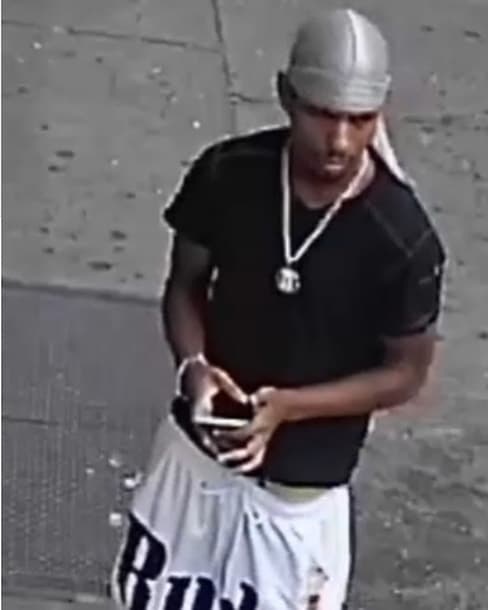 Buscan a sospechoso que intentó violar a mujer en un edificio de apartamentos