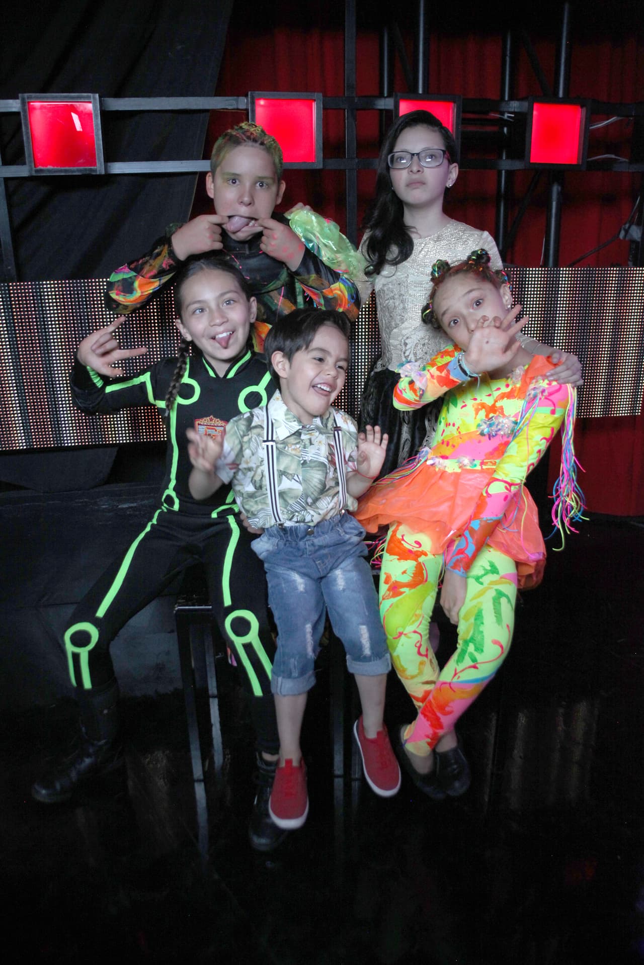 De los 'Súpersabios' se va totalmente enamorada, particularmente de Mateo, el niño que le declaró su amor en vivo para después aclararle que se trataba de la versión miniatura de la juez. Este escuadrón la hizo pasar de la risa a la conmoción (gracias a la voz de Taisia), pero lo que jamás olvidará serán las ocurrencias del capitán, que lo hicieron parecer "un señor chiquito".