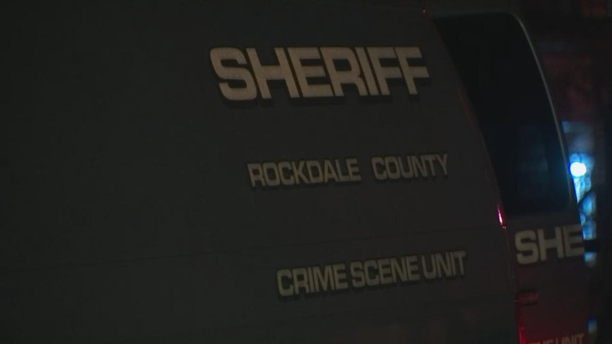 Los investigadores no han informado aún la causa de la muerte de las personas y una petición adicional de información enviada por 
<b>Noticias 34</b> no fue contestada de inmediato por la Oficina del Alguacil.