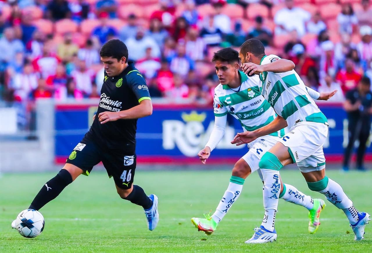 Las Chivas derrotaron a Santos Laguna por marcador de 3-1 en partido de pretemporada celebrado en Salt Lake City.