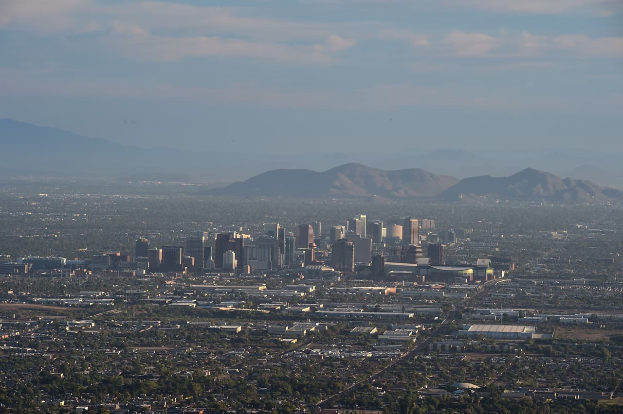 Vista del centro de la ciudad de Phoenix, Arizona, desde South Mountain Park.