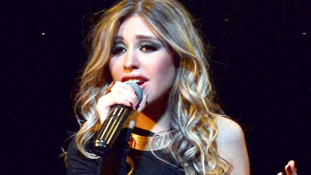 Nicole Vale sacó la casta de su padre, Raúl Vale, e incursionó en la cantada