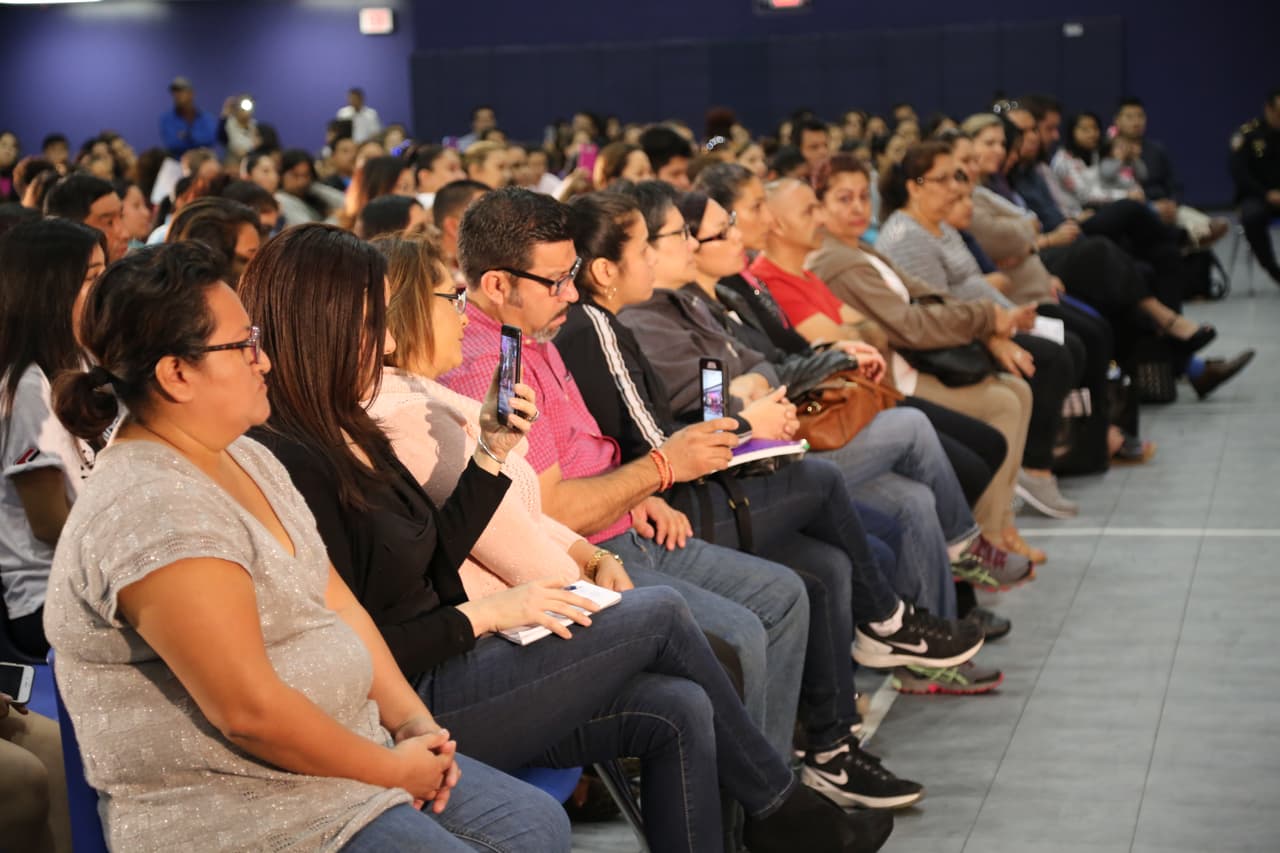 Más de 300 personas asistieron al foro informativo sobre inmigración, organizado por Univisión 45 Houston.
