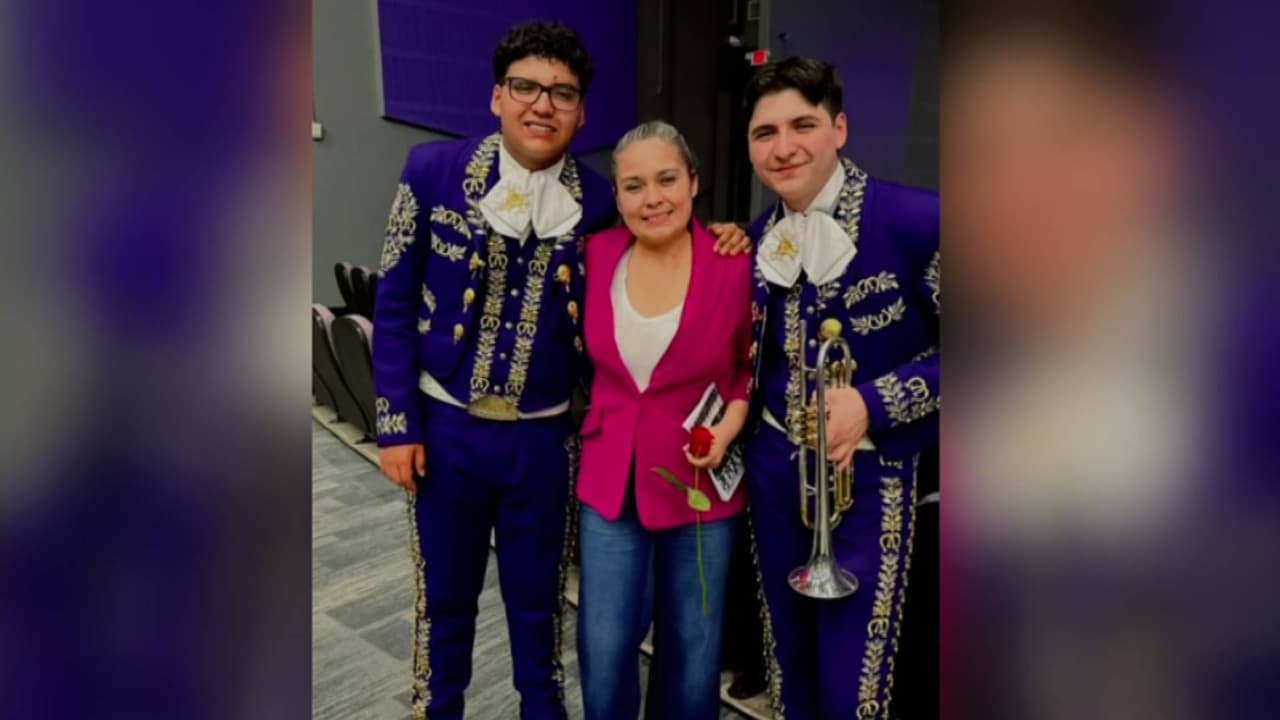 Hermanos mariachis detenidos en Dilley recuperan la libertad y vuelven a cantar
