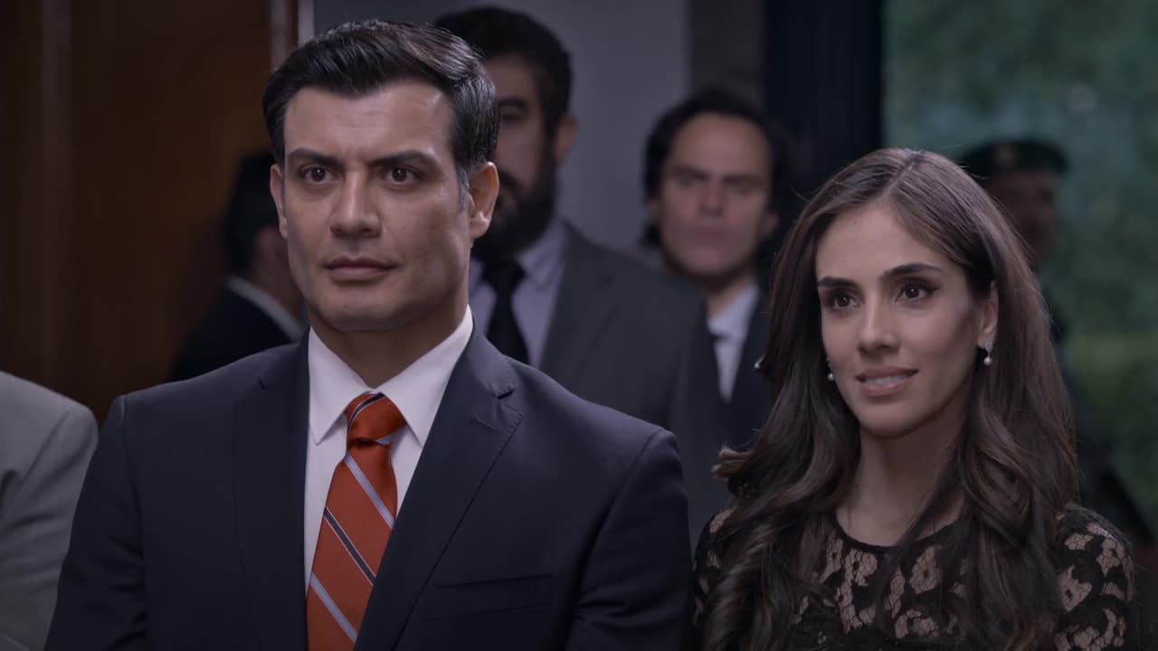 Sandra Echeverría y Andrés Palacios compartieron protagónico al darle vida a la pareja presidencial de la versión más reciente de la telenovela La Usurpadora (2019). Los actores se pusieron en la piel de la primera dama de México, Paola Miranda, y del presidente Carlos Bernal.
