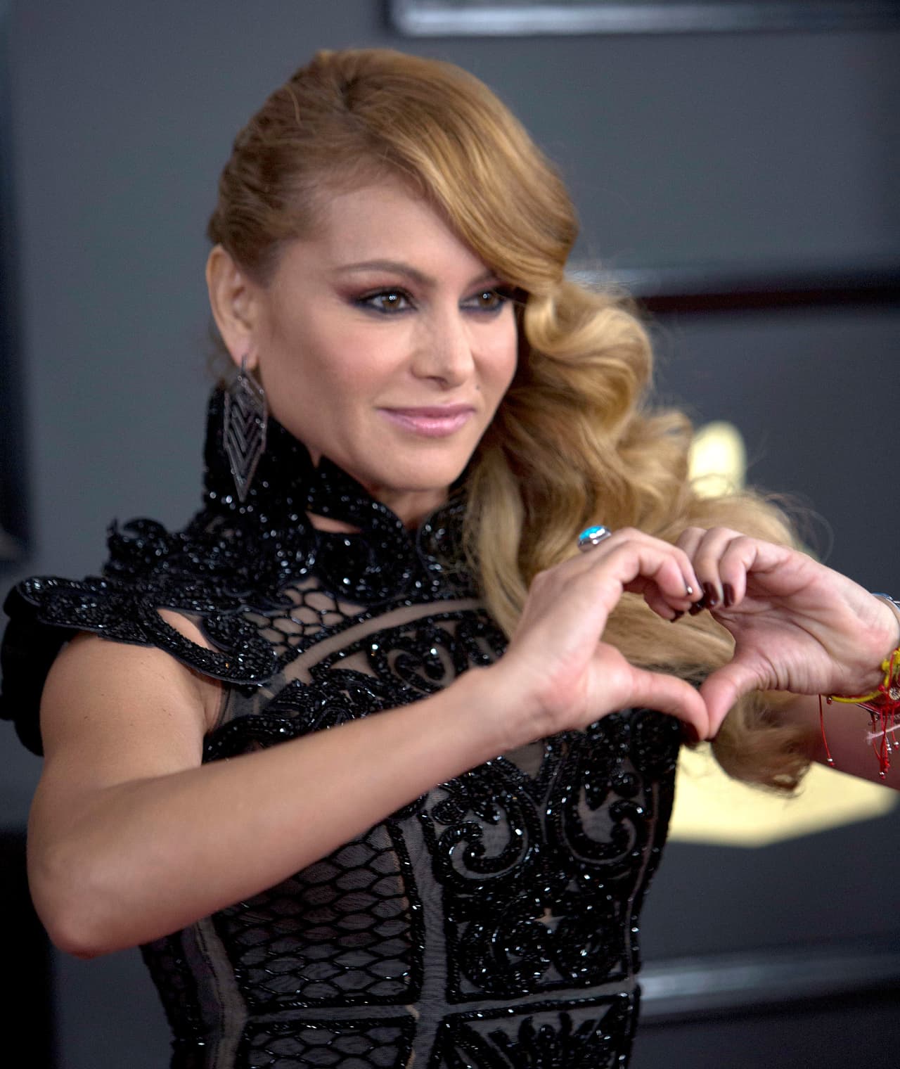 La cantante Paulina Rubio hablará 'entre amigas' de su lado maternal.