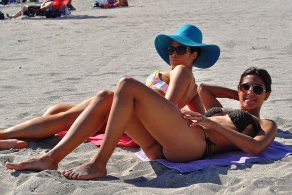 Las chicas de Nuestra Belleza Latina se escaparon a la playa y deleitaron a los caballeros con sus espectaculares curvas latinas.