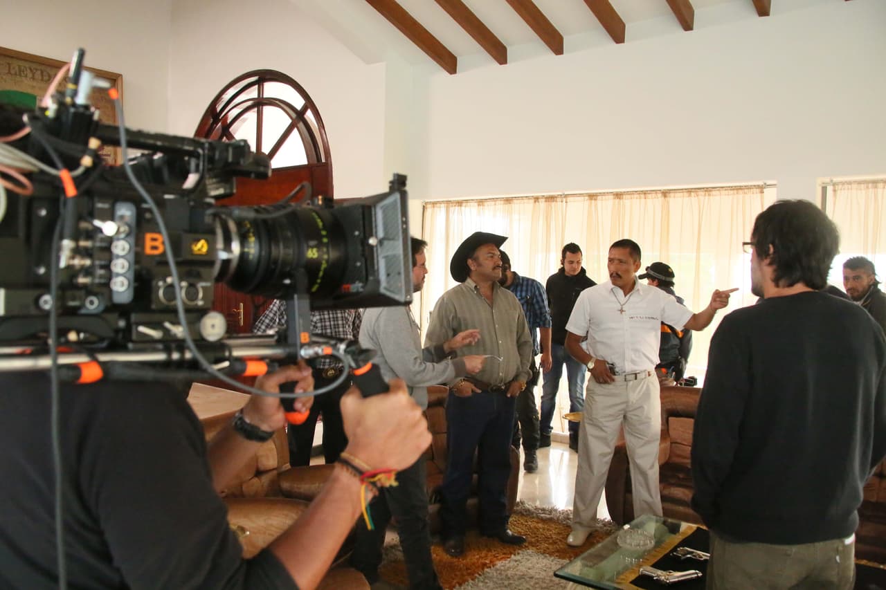 Eso sí, cuando están a punto de comenzar a trabajar se quedan muy atentos escuchando las indicaciones de los directores.