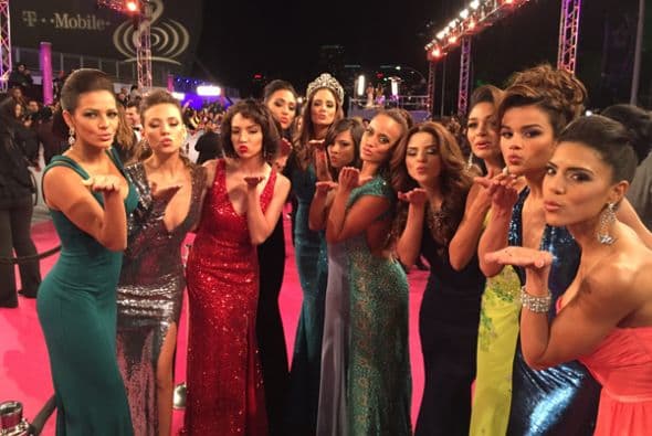 ¡Pero qué besotes se repartieron en esta novena temporada de Nuestra Belleza Latina! Algunos muy tiernos y muestras de gran cariño y otros tan intensos, que desbordaron tremenda pasión. ¿Quieren ver este exquisito repertorio?