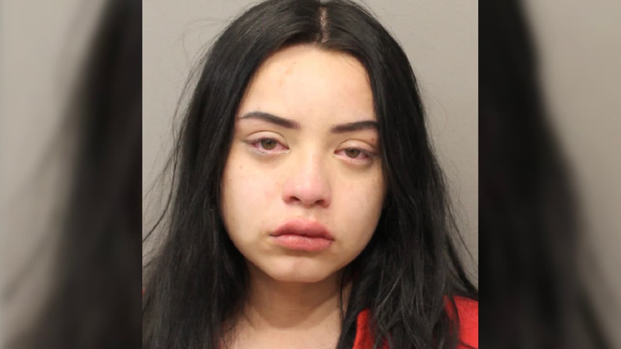 Magaly Corona de 20 años fue detenida por oficiales bajo sospecha de conducir alcoholizada y se le impuso una fianza de 20,100 dólares y otra adicional de mil dólares.