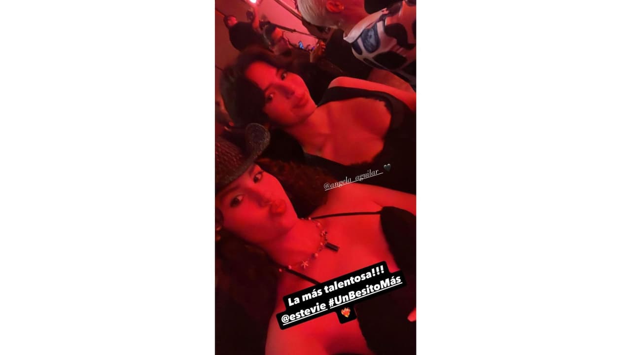 Ángela Aguilar compartió una fotografía con Estevie.