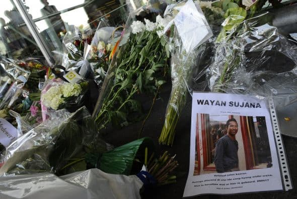 En los altares también se aprecian imágenes de algunos de los pasajeros que desgraciadamente perecieron.