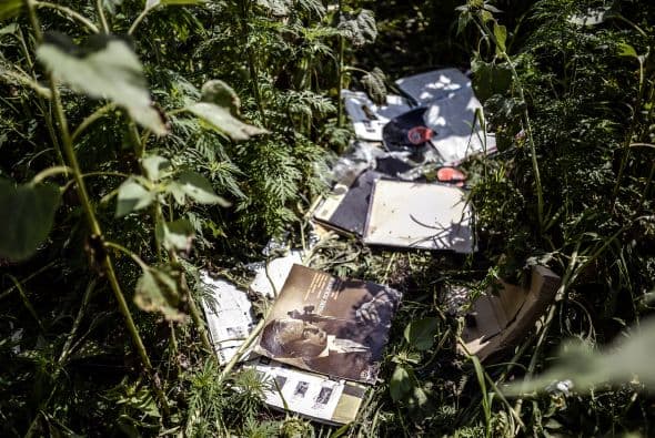 Aquí algunas fotografías y portadas de discos que pertenecía a alguna de las víctimas.