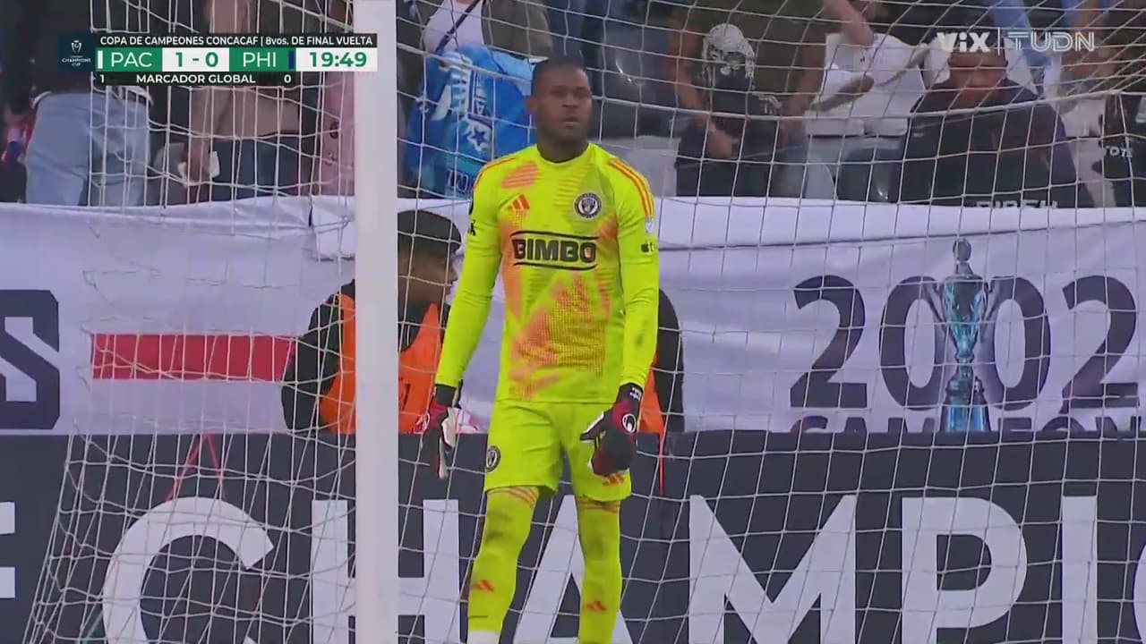 ¡Manotazo salvador! Blake evita el segundo de Pachuca