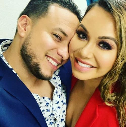 “Quería regresa a la música. La música está en mi, es parte de mi vida; no puedo quitarme eso. Pero yo creo que (Chiquis) le tenía más miedo a las cosas que vienen con la música, no a la música en sí, pero es el mismo mundo, yo creo que causé esas inseguridades en ella por las cosas del pasado”, dijo
<b>Méndez</b> ante el micrófono de Tanya Charry.