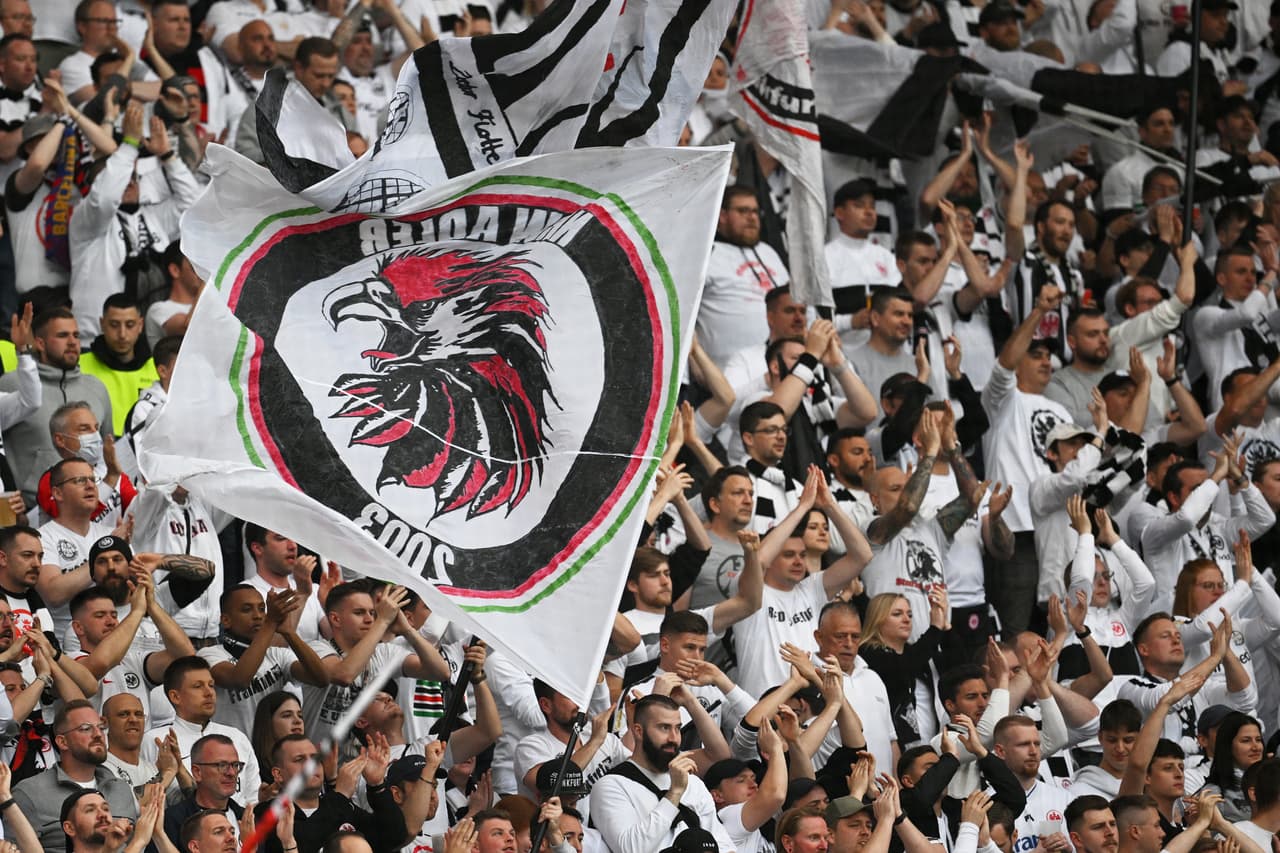 La afición alemana nunca dejó de alentar a su escuadra que previamente había despachado al Barcelona.
<br>