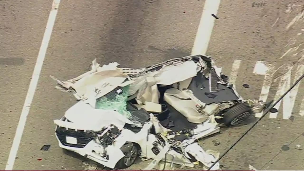 Camión de basura fuera de control destroza auto en Long Island; muere al menos una persona