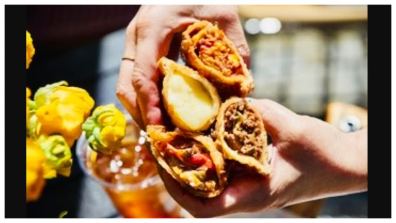 Las mejores empanadas de NYC:
<a href="http://lachurrerianyc.com/about-us/">La churrería.</a>
<br>