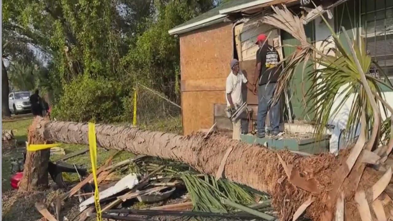 De acuerdo con las autoridades, no hubo personas fallecidas o heridas tras el siniestro, ocurrido este miércoles en el sector de Ivey Lane. "Tenemos un problema en esta área, aquí la gente maneja de un lado a otro como si no hubiera un mañana", asegura al respecto un vecino del sector.