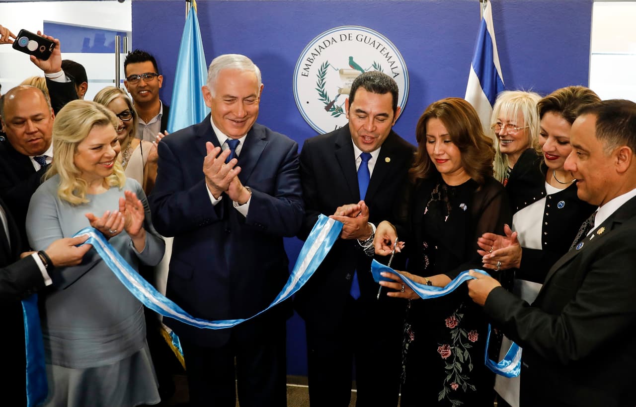 Jimmy Morales inauguró la nueva embajada en Jerusalén (junto a un hijo y un hermano que están bajo arresto domiciliario)
